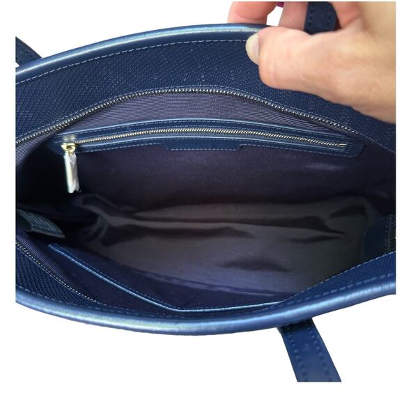 Lacoste Chantago Navy Blue Tote Bag in Piqué Leather - Picture 8 of 13